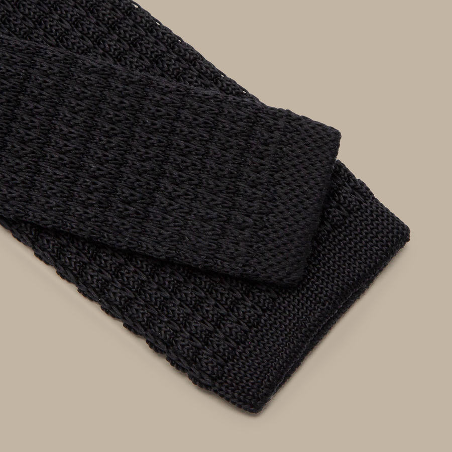 Black Silk Knit Tie — garment photograph