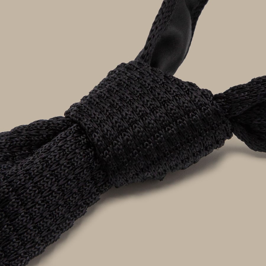 Black Silk Knit Tie — garment photograph