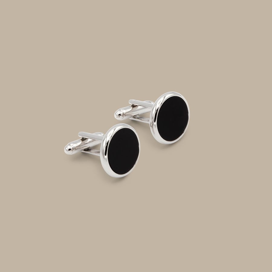 Tuxedo Cufflinks & Shirt Four Studs Set — garment photograph